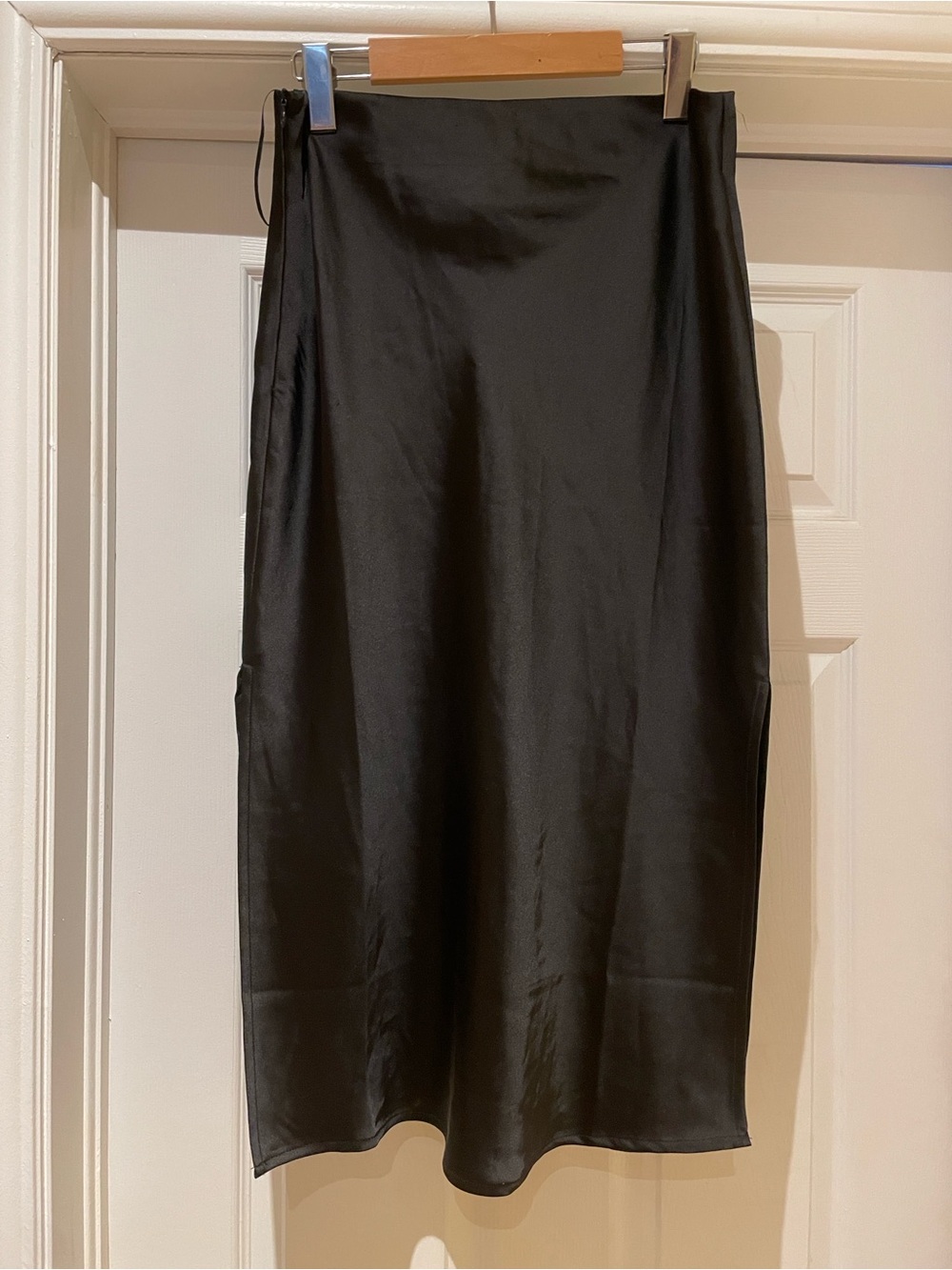 Princess Polly Black Satin Straight Double Slits 90s Siren Minimalist Size 6